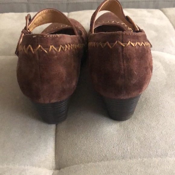 SOFTSPOTS Women's Brown Suede Mary Jane Heel 7M - Picture 4 of 6
